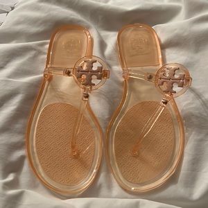 New size 9 Tory Burch jelly thong sandal